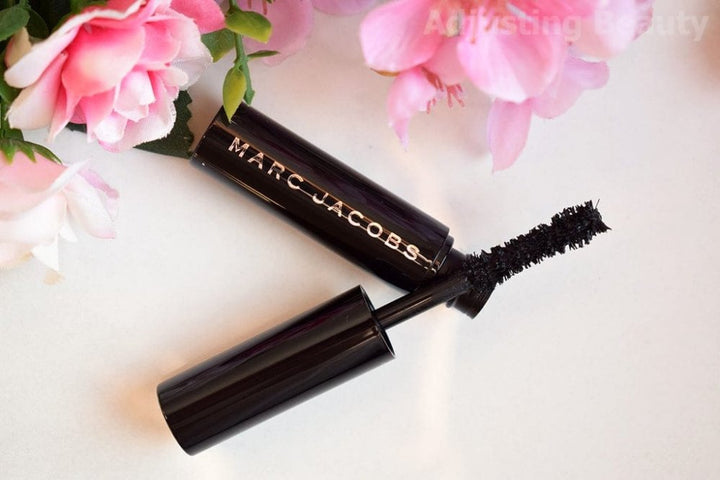 Marc Jacobs Velvet Noir Major Volume Mascara Travel Size - 10 Noir - Brand hub pakistan